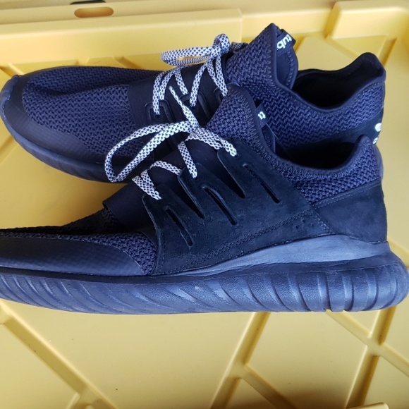 ADIDAS TUBULAR RADIAL MEN'S - BLACK/VINTAGE WHITE - Picture 3 of 3